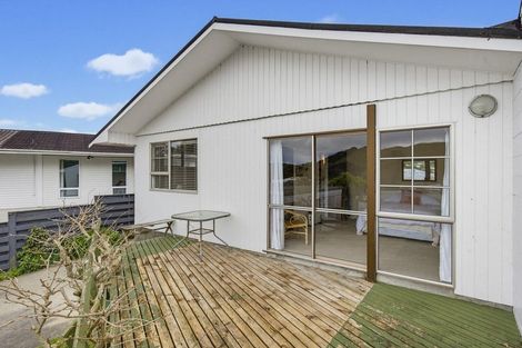 Photo of property in 15a Te Maku Grove, Waikanae, 5036