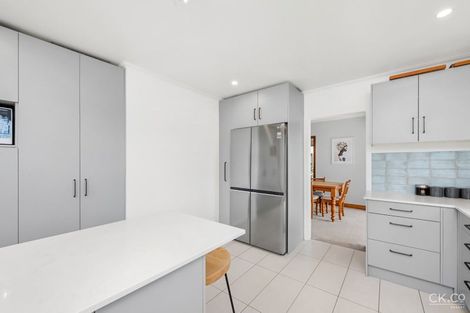 Photo of property in 11 Chichester Drive, Pinehaven, Upper Hutt, 5019