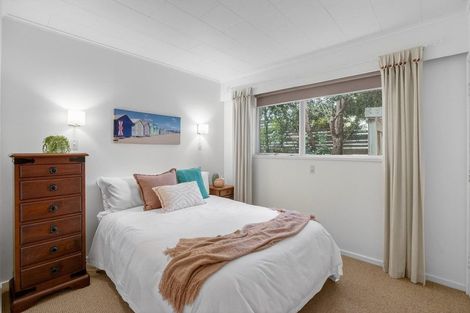 Photo of property in 91 Golf Road, Paraparaumu Beach, Paraparaumu, 5032