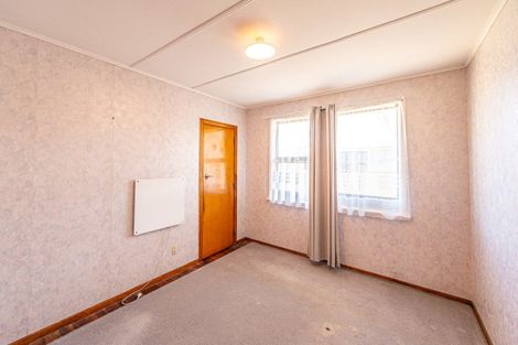 Photo of property in 6 Omori Place, Castlecliff, Whanganui, 4501