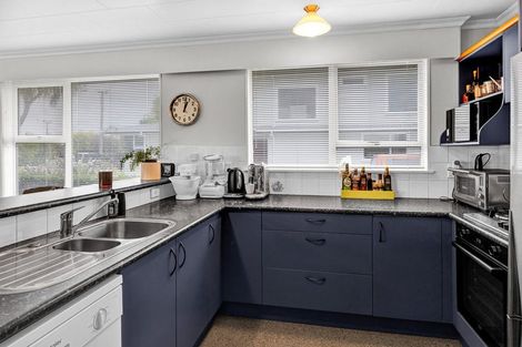 Photo of property in 15 Davidson Street, Hawera, 4610