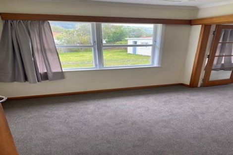 Photo of property in 5 Oxford Street, Tawa, Wellington, 5028