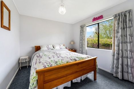 Photo of property in 5a Glenbrook Grove, Naenae, Lower Hutt, 5011