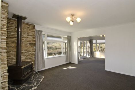 Photo of property in 89 Branxholm Street, Roxburgh, 9500