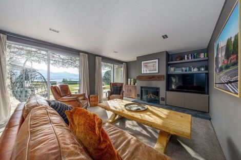 Photo of property in 1 Briar Bank Drive, Wanaka, 9305