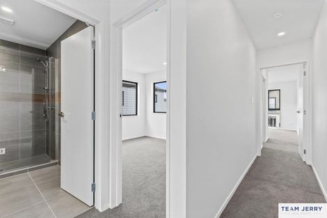 Photo of property in 49 Whare Kauri Road, Papakura, 2110