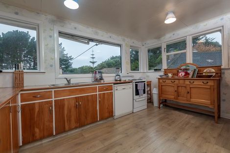 Photo of property in 24 Worcester Place, Cannons Creek, Porirua, 5024