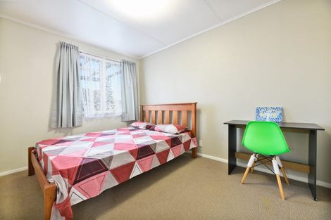 Photo of property in 82 Kelman Road, Kelston, Auckland, 0602
