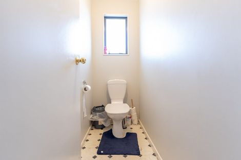 Photo of property in 35 Dalfield Place, Highbury, Palmerston North, 4412