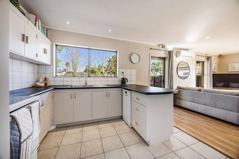 Photo of property in 1/22 Beaumaris Way, Conifer Grove, Takanini, 2112