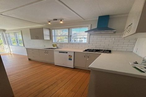 Photo of property in 124 Hewer Crescent, Naenae, Lower Hutt, 5011