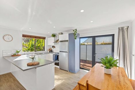 Photo of property in 1/26 Waiora Road, Stanmore Bay, Whangaparaoa, 0932