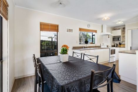 Photo of property in 49a Brian Crescent, Stanmore Bay, Whangaparaoa, 0932