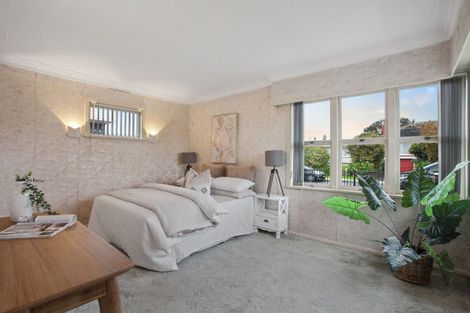 Photo of property in 16 Sylvan Crescent, Te Atatu South, Auckland, 0610