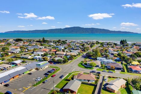 Photo of property in 10 Te Kupe Road, Paraparaumu Beach, Paraparaumu, 5032