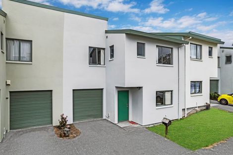 Photo of property in 12 Vitex Lane, Henderson, Auckland, 0612