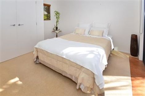 Photo of property in 102 Pacific Parade, Army Bay, Whangaparaoa, 0930