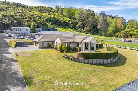 Photo of property in 8 Tuhua Lane, Brown Owl, Upper Hutt, 5018