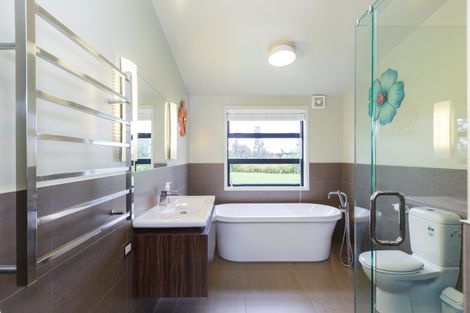 Photo of property in 5/454 Stoney Creek Road, Kelvin Grove, Palmerston North, 4470