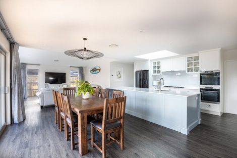 Photo of property in 7 Tupare Place, Highlands Park, New Plymouth, 4312