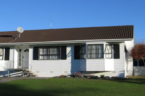 Photo of property in 25 Redlands Grove, Swanson, Auckland, 0612