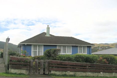Photo of property in 25 Turkington Street, Tawa, Wellington, 5028