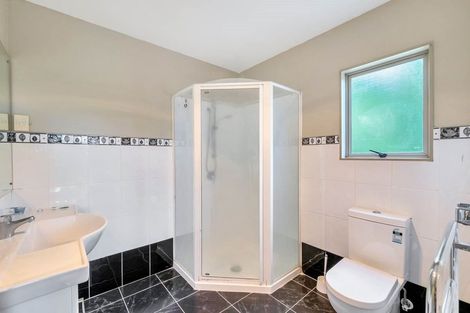 Photo of property in 17d Balmain Road, Birkenhead, Auckland, 0626