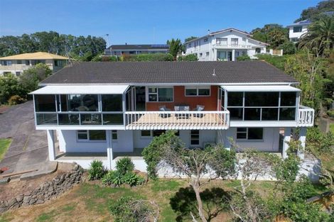 Photo of property in 252 Whangaparaoa Road, Red Beach, 0932