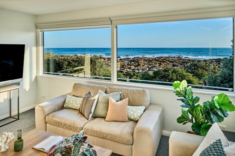 Photo of property in 443 The Esplanade, Island Bay, Wellington, 6023