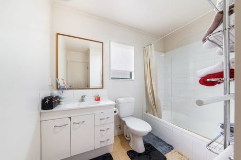 Photo of property in 66b Dundale Avenue, Blockhouse Bay, Auckland, 0600