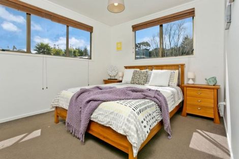 Photo of property in 2/7 Wilkinson Way, Browns Bay, Auckland, 0630