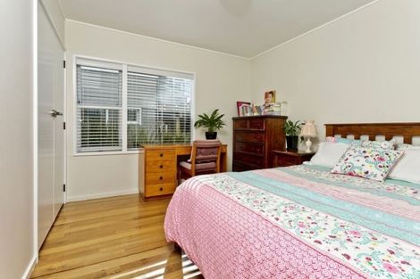 Photo of property in 421 East Coast Road, Mairangi Bay, Auckland, 0630