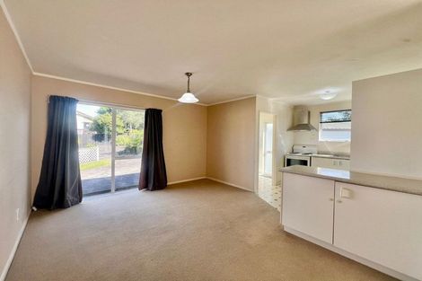 Photo of property in 40 Hassan Drive, Massey, Auckland, 0614
