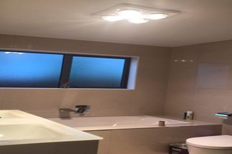 Photo of property in 70 Headland Drive, Long Bay, Auckland, 0630