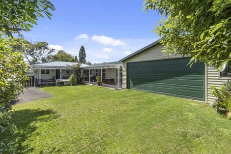 Photo of property in 4 Bayside Avenue, Te Atatu Peninsula, Auckland, 0610
