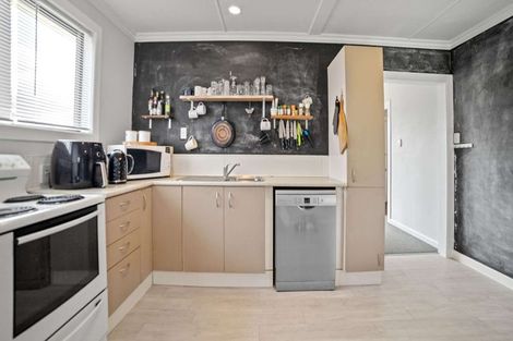 Photo of property in 16 Tolerton Avenue, Elgin, Gisborne, 4010