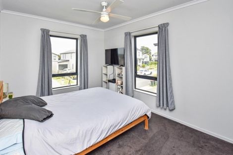 Photo of property in 16 Kuparu Street, Weymouth, Auckland, 2103