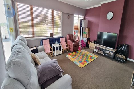 Photo of property in 20 Aorangi Place, Birkenhead, Auckland, 0626