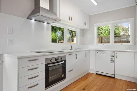 Photo of property in 26 Bond Crescent, Forrest Hill, Auckland, 0620