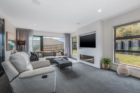 Photo of property in 20 Queen Charlotte Drive, Aotea, Porirua, 5024