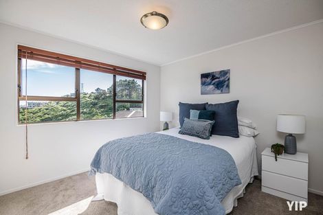 Photo of property in 44 Colchester Crescent, Newlands, Wellington, 6037