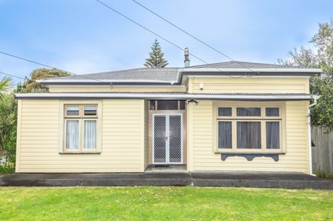 Photo of property in 6 Titoki Street, Castlecliff, Whanganui, 4501