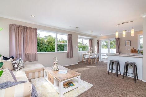 Photo of property in 27 Compton Street, Hillcrest, Auckland, 0627