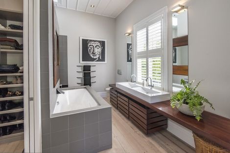 Photo of property in 7 Summer Street, Stanley Point, Auckland, 0624