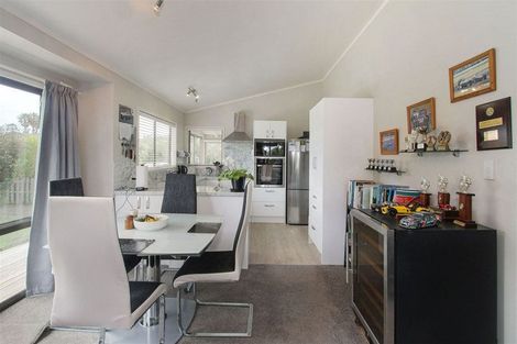 Photo of property in 29 Taihiki Road, Clarks Beach, 2122
