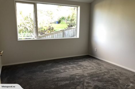 Photo of property in 5a Taurus Crescent, Beach Haven, Auckland, 0626