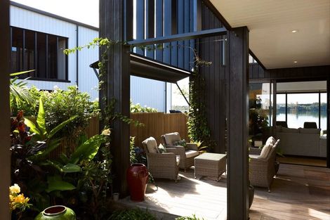 Photo of property in 1 Fourth Avenue, Tauranga, 3110