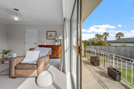 Photo of property in 1/31 Cliff Road, Torbay, Auckland, 0630