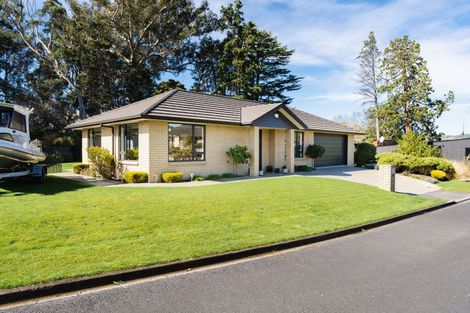 Photo of property in 10 Saint James Place, Fairfield, Dunedin, 9018