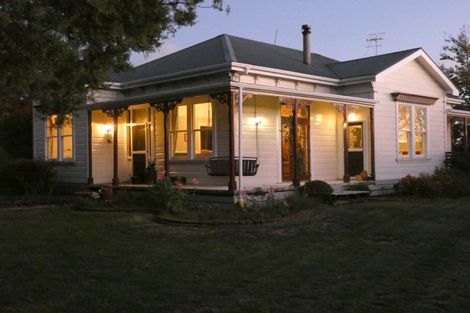 Photo of property in 25 Muhunoa West Road, Ohau, Levin, 5570